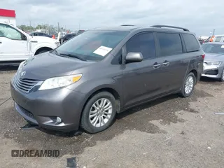 2016 Toyota Sienna XLE with VIN 5TDYK3DC4GS708455, listed as a IAAI auction lot 41914114 with 140,451 mi miles. Bid and sale history available at carsss.com. Image 2.