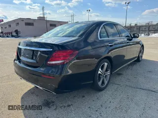 2020 Mercedes-Benz E-Class E 350 with VIN WDDZF8DB1LA732898, listed as a Copart auction lot 42873285 with 147,339 mi miles and Clean Title. Bid and sale history available at carsss.com. Image 4.