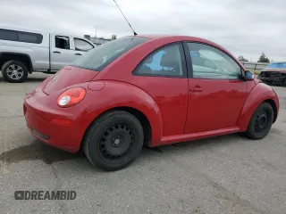 2010 Volkswagen New Beetle Coupe with VIN 3VWPG3AG9AM011291, listed as a Copart auction lot 53361115 with 105,432 mi miles and Salvage Title. Bid and sale history available at carsss.com. Image 3.