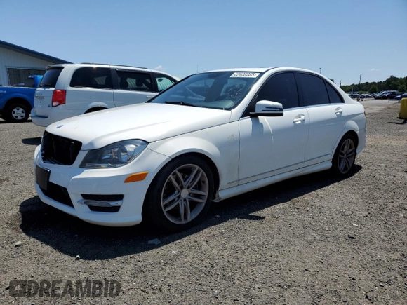 2013 Mercedes-Benz C 250 Sport z VIN WDDGF4HB6DR268407, wystawiony jako Copart lot #62688885 z przebiegiem 89 965 mil mil oraz Czysty tytuł • Clean title. Historia ofert i sprzedaży dostępna na DreamBid. Obrazek 1.