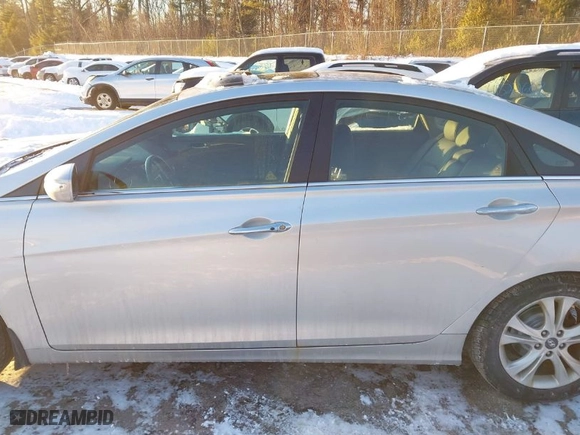 2013 Hyundai Sonata Limited with VIN 5NPEC4AC9DH637281, listed as a IAAI auction lot 41394123 with NaN miles. Bid and sale history available at carsss.com. Image 15.