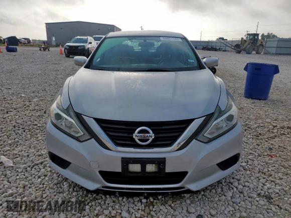 2017 Nissan Altima S z VIN 1N4AL3AP5HN318144, wystawiony jako Copart lot #60001145 z przebiegiem 67 999 mil mil oraz Czysty tytuł • Clean title. Historia ofert i sprzedaży dostępna na DreamBid. Obrazek 5.