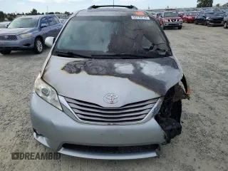 2015 Toyota Sienna XLE with VIN 5TDYK3DC4FS672992, listed as a Copart auction lot 52775715 with Not Provided miles and Non Repairable. Bid and sale history available at DreamBid. Image 5.