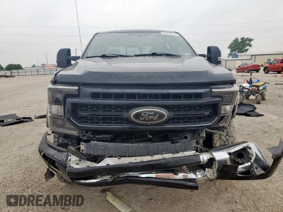 2020 Ford F-250 XL z VIN 1FT7W2BT5LEE67941, wystawiony jako Copart lot #57270215 z przebiegiem 143 669 mil mil oraz Szkoda całkowita • Salvage title. Historia ofert i sprzedaży dostępna na DreamBid. Obrazek 5.