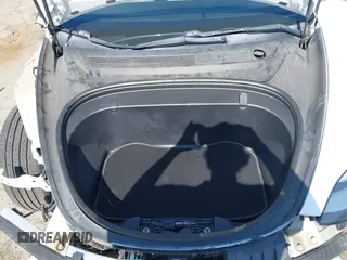 2018 Tesla Model 3 Long Range Battery with VIN 5YJ3E1EAXJF108781, listed as a IAAI auction lot 41962628 with 61,208 mi miles and . Bid and sale history available at DreamBid. Image 10.
