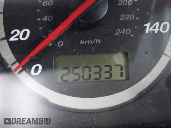 2006 Honda CR-V LX with VIN JHLRD78536C035954, listed as a IAAI auction lot 42043220 with 250,337 mi miles and . Bid and sale history available at carsss.com. Image 15.