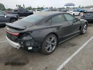 2024 Audi e-tron GT Premium Plus z VIN WAUFJBFWXR7002743, wystawiony jako Copart lot #67399864 z przebiegiem 873 mil mil oraz Szkody całkowita. Historia ofert i sprzedaży dostępna na DreamBid. Obrazek 3.