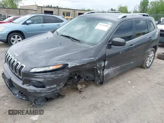 2018 Jeep Cherokee Latitude Plus с VIN 1C4PJLLB5JD510090, выставлен на аукционе IAAI как лот 42245508 с пробегом 69 618 миль миль и . История ставок и продаж доступна на DreamBid. Изображение 18.