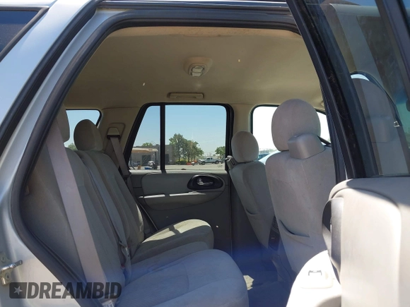 2007 Chevrolet TrailBlazer LS with VIN 1GNDT13S172208793, listed as a IAAI auction lot 42192385 with 190,408 mi miles and . Bid and sale history available at DreamBid. Image 8.
