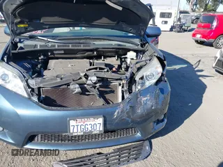 2016 Toyota Sienna XLE with VIN 5TDYK3DC8GS720852, listed as a IAAI auction lot 41341268 with 119,927 mi miles. Bid and sale history available at carsss.com. Image 18.