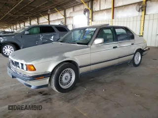 1993 BMW 7 Series z VIN WBAGD4320PDE61578, wystawiony jako Copart lot #74251224 z przebiegiem Nie podano mil oraz Szkoda całkowita • Salvage title. Historia ofert i sprzedaży dostępna na DreamBid. Obrazek 1.