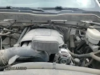 2015 Chevrolet Silverado 2500HD Work Truck z VIN 1GC2CUEG3FZ549595, wystawiony jako Copart lot #82048864 z przebiegiem 282 666 mil mil oraz Szkoda całkowita • Salvage title. Historia ofert i sprzedaży dostępna na DreamBid. Obrazek 13.