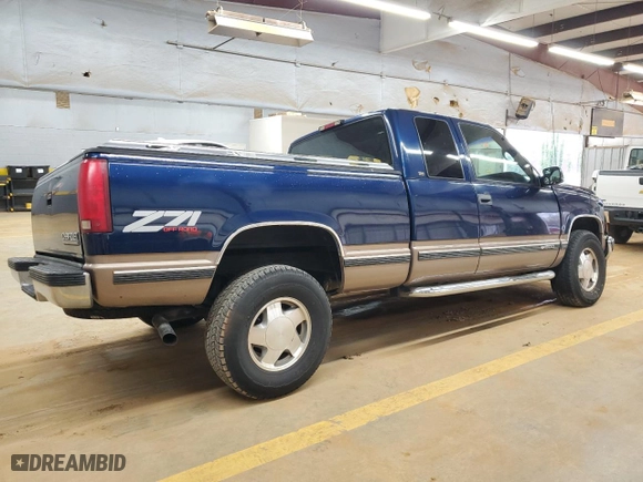 1998 Chevrolet C/K 1500 with VIN 1GCEK19RXWE175245, listed as a Copart auction lot 44745195 with 106,158 mi miles and Salvage Title. Bid and sale history available at carsss.com. Image 3.