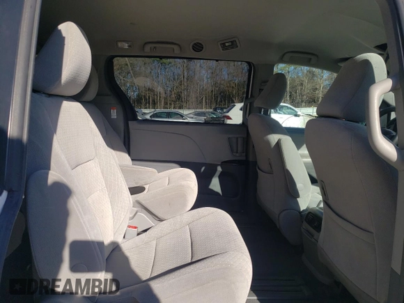 2019 Toyota Sienna LE Auto Access Seat with VIN 5TDKZ3DC8KS017441, listed as a Copart auction lot 46827085 with 61,948 mi miles and Salvage Title. Bid and sale history available at DreamBid. Image 11.