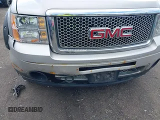 2008 GMC Sierra Denali z VIN 2GTEK638X81159807, wystawiony jako IAAI lot #42075788 z przebiegiem 143 393 mil mil oraz . Historia ofert i sprzedaży dostępna na DreamBid. Obrazek 6.