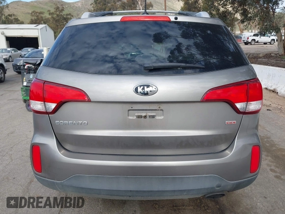 2015 Kia Sorento LX with VIN 5XYKTDA79FG584016, listed as a IAAI auction lot 41703361 with 123,265 mi miles. Bid and sale history available at carsss.com. Image 16.