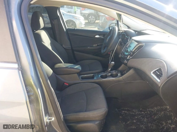 2018 Chevrolet Cruze LT with VIN 1G1BE5SM0J7162204, listed as a IAAI auction lot 41406190 with 124,152 mi miles. Bid and sale history available at carsss.com. Image 5.