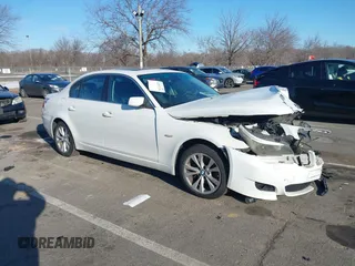 2009 BMW 5 Series 535i xDrive z VIN WBANV93559C134868, wystawiony jako IAAI lot #41341176 z przebiegiem 128 101 mil mil oraz . Historia ofert i sprzedaży dostępna na DreamBid. Obrazek 1.