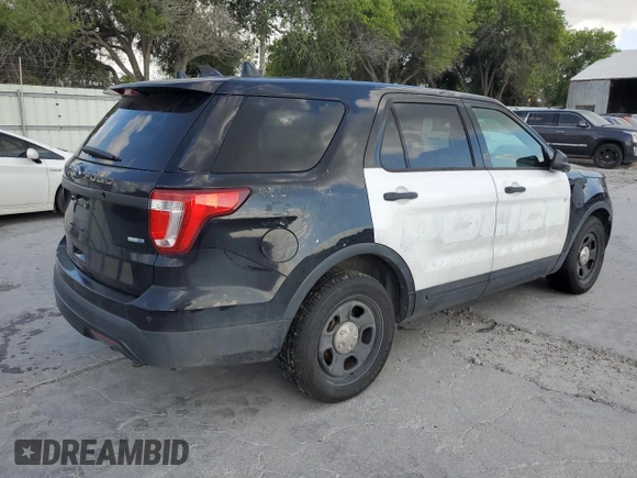 2017 Ford Police Interceptor Utility z VIN 1FM5K8AR3HGB15573, wystawiony jako Copart lot #53167325 z przebiegiem 89 342 mil mil oraz Szkody całkowita. Historia ofert i sprzedaży dostępna na DreamBid. Obrazek 3.