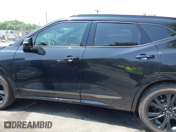 2021 Chevrolet Blazer RS z VIN 3GNKBERSXMS552535, wystawiony jako IAAI lot #42275935 z przebiegiem 106 952 mil mil oraz . Historia ofert i sprzedaży dostępna na DreamBid. Obrazek 14.