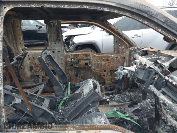 2013 Ford F-150 XL z VIN 1FTFX1EF7DFA69117, wystawiony jako IAAI lot #41453906 z przebiegiem Nie podano mil oraz . Historia ofert i sprzedaży dostępna na DreamBid. Obrazek 5.