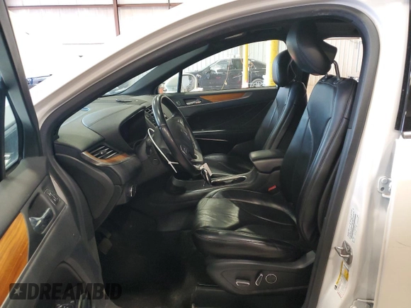 2019 Lincoln MKC Reserve с VIN 5LMCJ3D95KUL52225, выставлен на аукционе Copart как лот 54024095 с пробегом 52 231 миль миль и Списание • Salvage title. История ставок и продаж доступна на DreamBid. Изображение 7.
