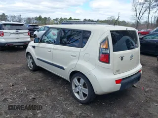 2010 Kia Soul + with VIN KNDJT2A2XA7034348, listed as a IAAI auction lot 42059954 with 252,878 mi miles. Bid and sale history available at carsss.com. Image 3.