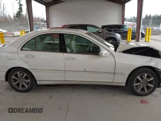 2007 Mercedes-Benz C 280 Luxury с VIN WDBRF54H97F880897, выставлен на аукционе IAAI как лот 41828391 с пробегом 177 644 миль миль и . История ставок и продаж доступна на DreamBid. Изображение 14.