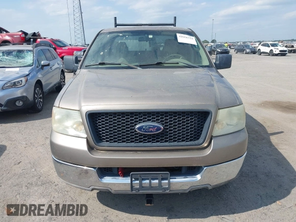 2004 Ford F-150 XLT with VIN 1FTRW12W74KD52290, listed as a IAAI auction lot 42066324 with 252,866 mi miles. Bid and sale history available at carsss.com. Image 12.
