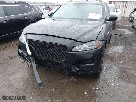 2019 Jaguar F-PACE 25t Premium with VIN SADCJ2FX5KA616255, listed as a IAAI auction lot 41414227 with 65,068 mi miles. Bid and sale history available at carsss.com. Image 6.