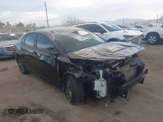 2024 Kia Forte LXS with VIN 3KPF24AD0RE801500, listed as a IAAI auction lot 41233301 with 4,925 mi miles. Bid and sale history available at carsss.com. Image 1.