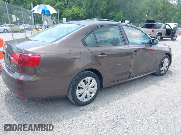 2011 Volkswagen Jetta SE with VIN 3VWDZ7AJ8BM054070, listed as a IAAI auction lot 42430921 with 172,852 mi miles and . Bid and sale history available at DreamBid. Image 4.