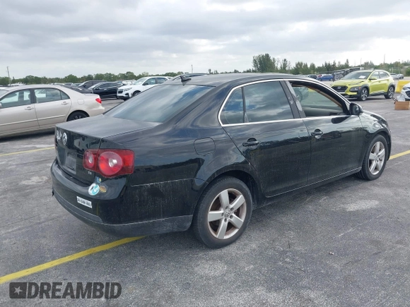 2008 Volkswagen Jetta SE с VIN 3VWRZ71K68M077189, выставлен на аукционе IAAI как лот 42061992 с пробегом Не указан миль и . История ставок и продаж доступна на DreamBid. Изображение 4.