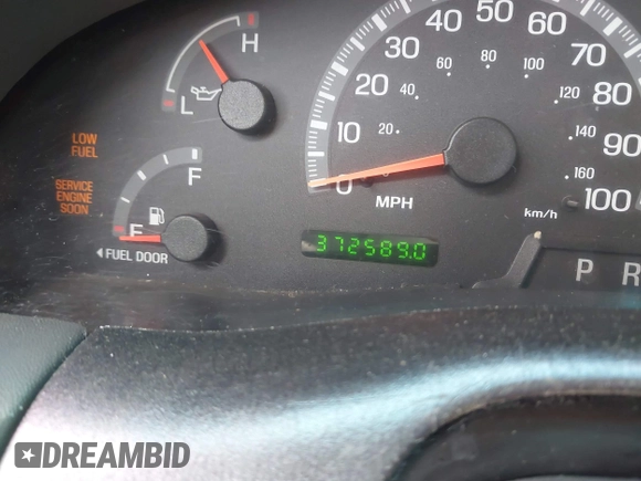 2002 Ford F-150 XLT with VIN 1FTRW08L72KD27457, listed as a IAAI auction lot 41993148 with 372,589 mi miles. Bid and sale history available at carsss.com. Image 7.