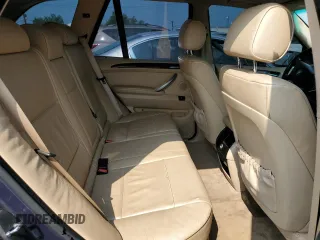 2005 BMW X5 4.4i z VIN 5UXFB53515LV10239, wystawiony jako Copart lot #59972605 z przebiegiem 138 369 mil mil oraz Czysty tytuł • Clean title. Historia ofert i sprzedaży dostępna na DreamBid. Obrazek 11.