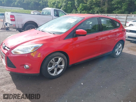 2012 Ford Focus SE z VIN 1FAHP3K21CL444088, wystawiony jako IAAI lot #42242725 z przebiegiem 145 604 mil mil oraz . Historia ofert i sprzedaży dostępna na DreamBid. Obrazek 2.
