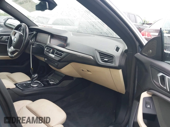 2021 BMW 2 Series 228i xDrive z VIN WBA73AK09M7G52220, wystawiony jako IAAI lot #42403680 z przebiegiem 72 407 mil mil oraz . Historia ofert i sprzedaży dostępna na DreamBid. Obrazek 5.