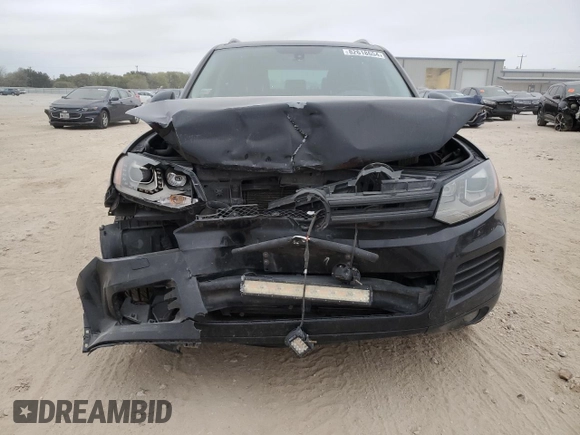 2013 Volkswagen Touareg Lux with VIN WVGEF9BP7DD005872, listed as a Copart auction lot 82618654 with 236,650 mi miles and Salvage Title. Bid and sale history available at DreamBid. Image 5.