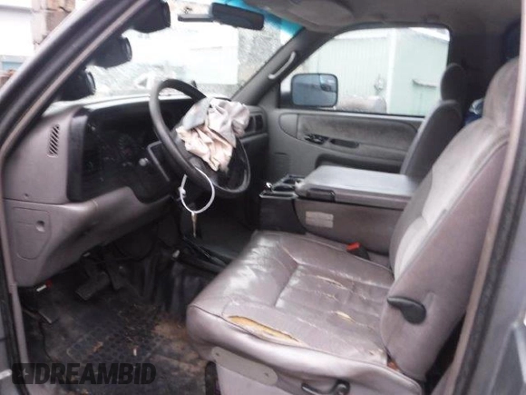 1994 Dodge 2500 with VIN 1B7KF26C8RS684267, listed as a Copart auction lot 48222705 with 175,551 mi miles and Salvage Title. Bid and sale history available at carsss.com. Image 7.