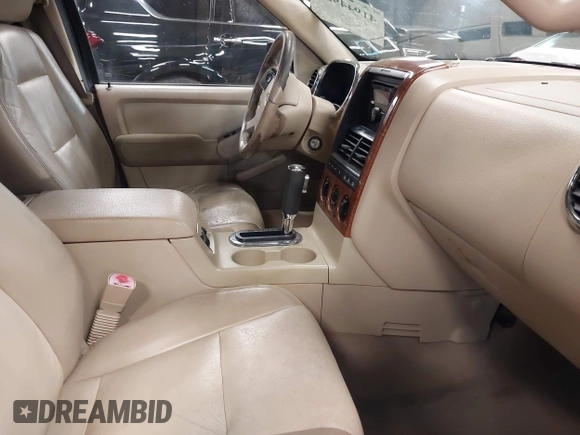 2006 Ford Explorer Eddie Bauer with VIN 1FMEU74E26UB21246, listed as a IAAI auction lot 41944986 with 162,427 mi miles. Bid and sale history available at carsss.com. Image 5.
