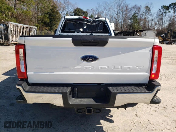 2024 Ford F-350 XL with VIN 1FT8W3DT0REE67068, listed as a Copart auction lot 43037035 with 16,371 mi miles and Salvage Title. Bid and sale history available at DreamBid. Image 6.