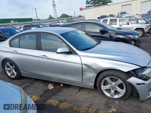 2013 BMW 3 Series 328i z VIN WBA3C1G57DNR48431, wystawiony jako IAAI lot #42156021 z przebiegiem 81 734 mil mil oraz . Historia ofert i sprzedaży dostępna na DreamBid. Obrazek 13.