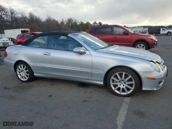 2007 Mercedes-Benz CLK-Class 3.5L with VIN WDBTK56F67F229711, listed as a Copart auction lot 83255084 with 83,032 mi miles and Clean Title. Bid and sale history available at carsss.com. Image 4.