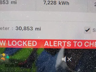 2023 Tesla Model 3 с VIN 5YJ3E1EA1PF403714, выставлен на аукционе IAAI как лот 42359581 с пробегом 30 853 миль миль и . История ставок и продаж доступна на DreamBid. Изображение 16.