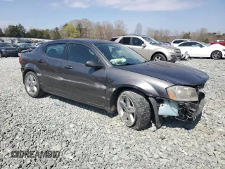 2014 Dodge Avenger SE z VIN 1C3CDZAB9EN200864, wystawiony jako Copart lot #50874185 z przebiegiem 147 023 mil mil oraz Szkoda całkowita • Salvage title. Historia ofert i sprzedaży dostępna na DreamBid. Obrazek 4.