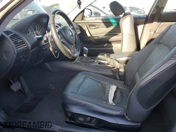 2011 BMW 1 Series 128i z VIN WBAUP7C54BVK78416, wystawiony jako Copart lot #49027615 z przebiegiem 172 409 mil mil oraz Szkoda całkowita • Salvage title. Historia ofert i sprzedaży dostępna na DreamBid. Obrazek 7.