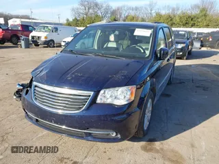 2013 Chrysler Town & Country Touring with VIN 2C4RC1BG1DR573211, listed as a IAAI auction lot 41070692 with 143,913 mi miles. Bid and sale history available at carsss.com. Image 18.