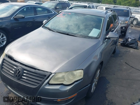 2007 Volkswagen Passat Lux with VIN WVWTK93C57E016743, listed as a IAAI auction lot 42621572 with 188,513 mi miles and . Bid and sale history available at DreamBid. Image 2.