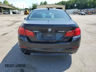 2013 BMW 5 Series 528i xDrive z VIN WBAXH5C54DDW15724, wystawiony jako Copart lot #64254645 z przebiegiem 91 958 mil mil oraz Czysty tytuł • Clean title. Historia ofert i sprzedaży dostępna na DreamBid. Obrazek 6.