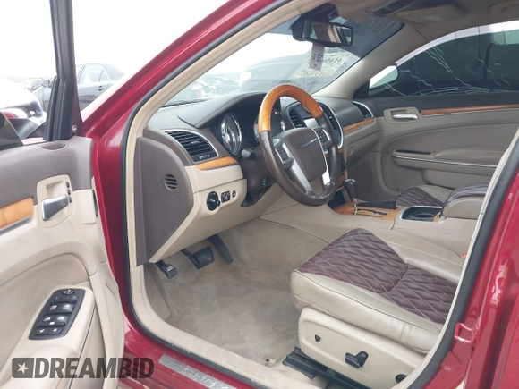 2012 Chrysler 300 C z VIN 2C3CCAET6CH160837, wystawiony jako IAAI lot #41450010 z przebiegiem 201 992 mil mil oraz . Historia ofert i sprzedaży dostępna na DreamBid. Obrazek 5.